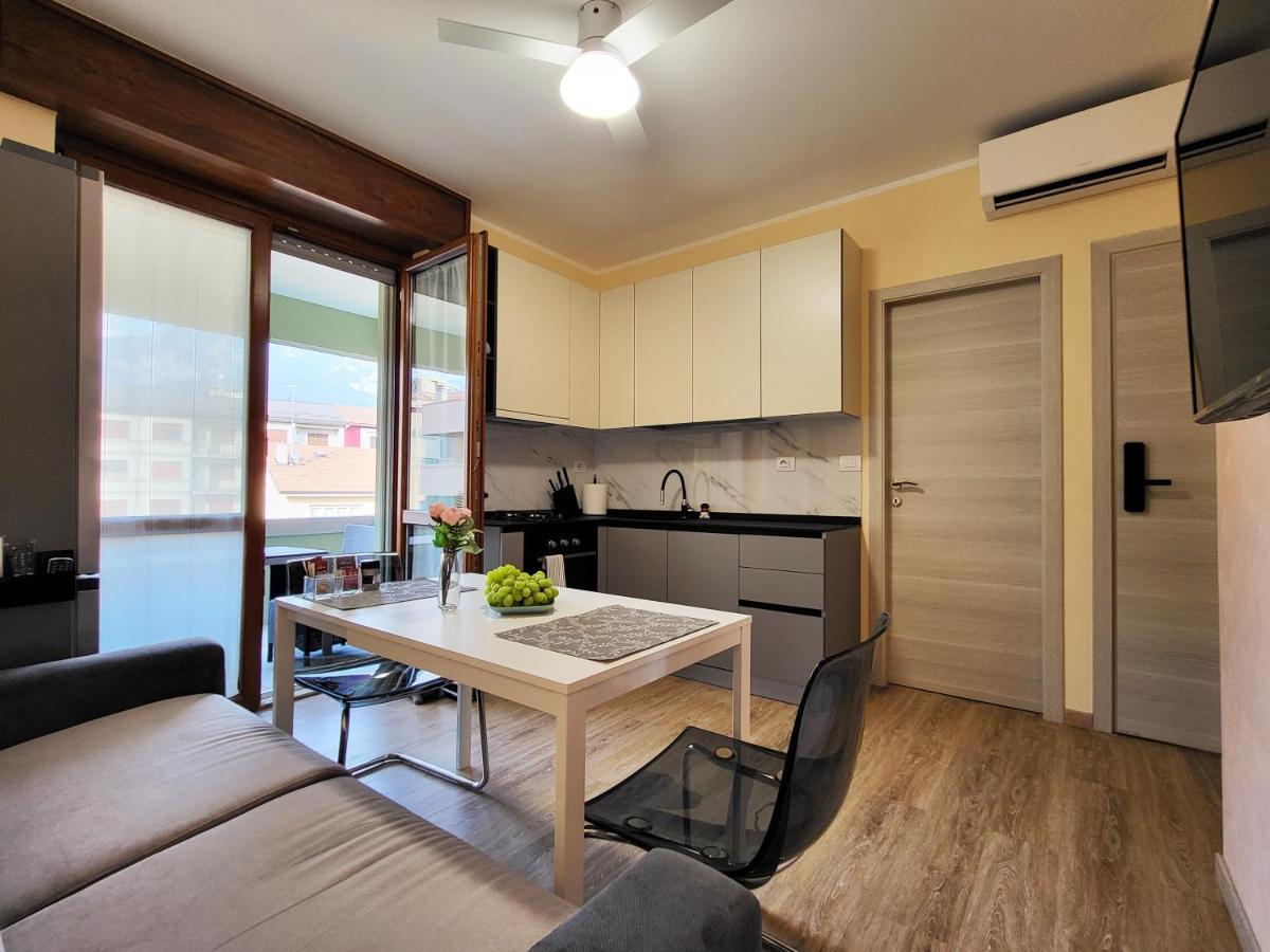 Casa Lariana Apartment Леко Екстериор снимка
