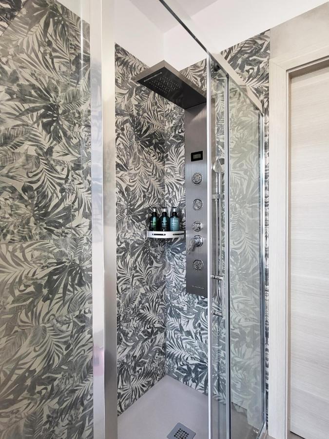 Casa Lariana Apartment Леко Екстериор снимка