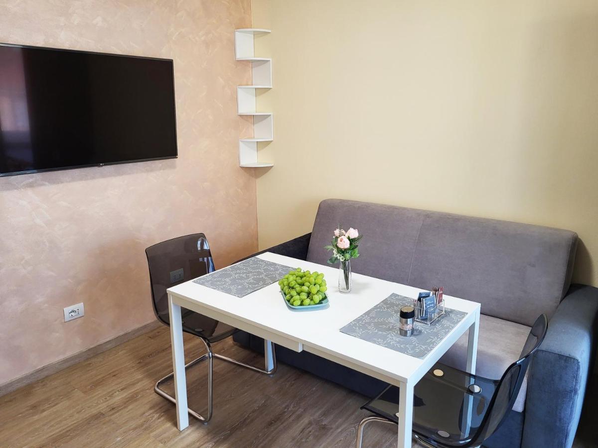 Casa Lariana Apartment Леко Екстериор снимка